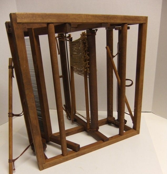 Vintage Peacock Table Top 12 Inch Weaving Loom w/Manual Learn